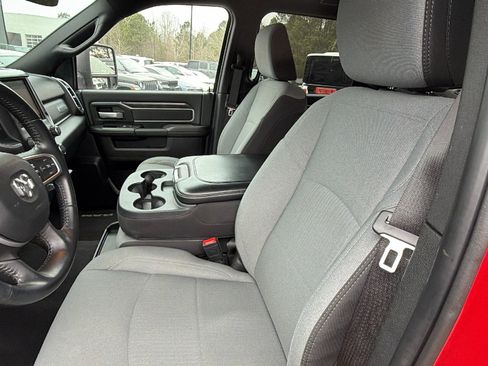 Used 2024 RAM 2500 Big Horn w/ Safety Group image 17