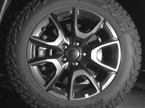 Used 2025 Jeep Compass Trailhawk AWD/4WD image 12