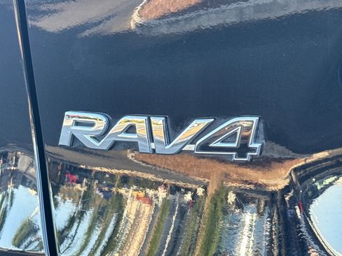 Certified 2024 Toyota RAV4 SE AWD/4WD image 9