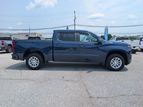 Used 2021 Chevrolet Silverado 1500 RST w/ Convenience Package II AWD/4WD image 2