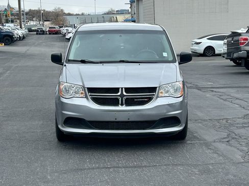 Used 2015 Dodge Grand Caravan SE image 10