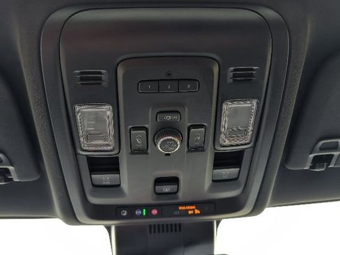 Used 2023 Chevrolet Suburban RST w/ Luxury Package AWD/4WD image 16