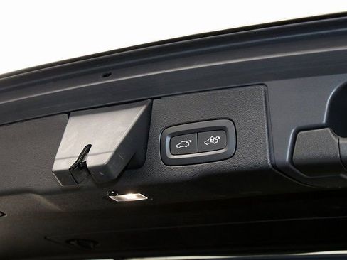 Used 2023 Volvo XC60 B5 Plus w/ Protection Package Premier image 28