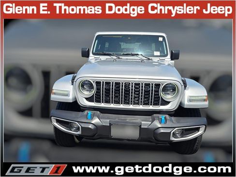 Used 2024 Jeep Wrangler Unlimited Sahara w/ Technology Group AWD/4WD image 2