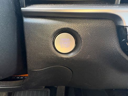 Used 2025 Kia Sorento S w/ Panoramic Sunroof Package FWD image 33