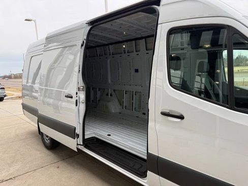 New 2025 Mercedes-Benz Sprinter 2500 image 22