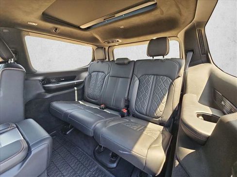 Used 2023 Jeep Grand Wagoneer Series III AWD/4WD image 18