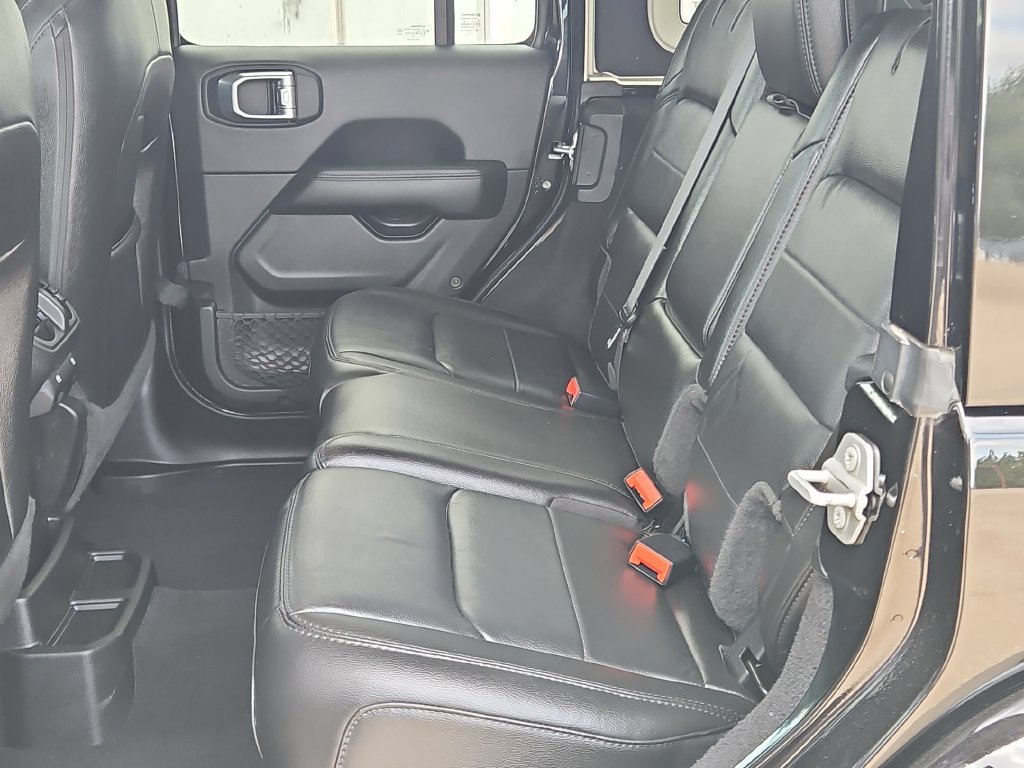 Used 2021 Jeep Wrangler Unlimited Sahara AWD/4WD image 17