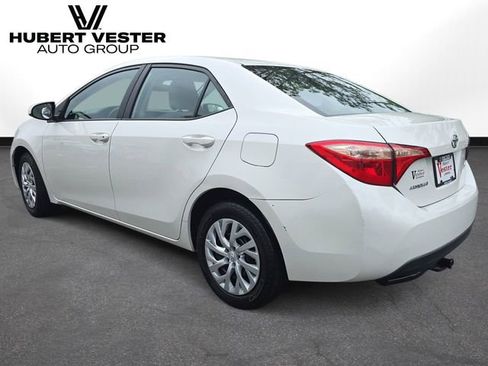 Used 2018 Toyota Corolla LE FWD image 8