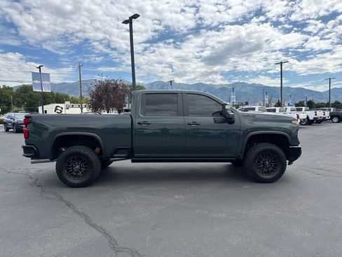 Used 2026 Chevrolet Silverado 2500 ZR2 w/ LPO, Dark Essentials Package AWD/4WD image 8