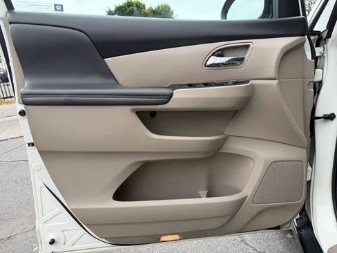 Used 2016 Honda Odyssey EX image 25