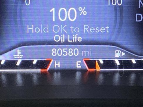 Used 2019 Jeep Cherokee Trailhawk image 6