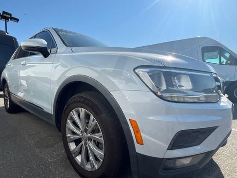 Used 2018 Volkswagen Tiguan SE w/ Panoramic Sunroof Package FWD image 7