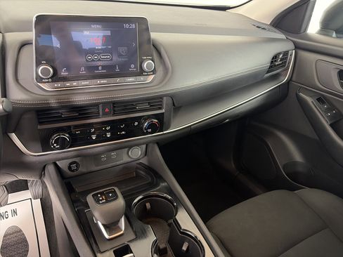 Used 2024 Nissan Rogue S AWD/4WD image 4