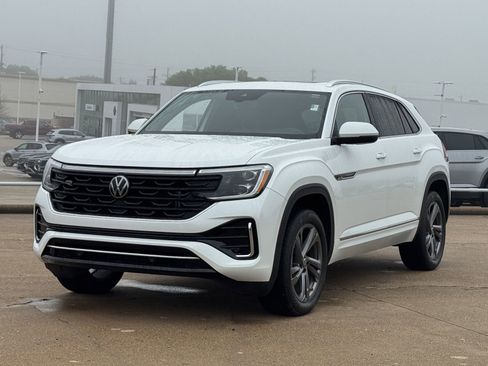 Used 2024 Volkswagen Atlas Cross Sport SEL R-Line AWD/4WD image 8