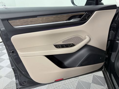 New 2025 Porsche Macan Electric image 15