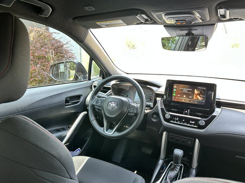 Used 2025 Toyota Corolla Cross AWD Hybrid image 18
