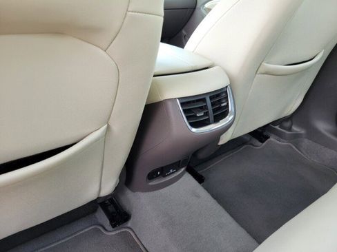 Used 2024 Chevrolet Malibu LT image 30