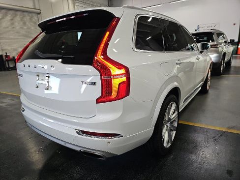 Used 2016 Volvo XC90 T8 Inscription w/ Vision Package AWD/4WD image 2