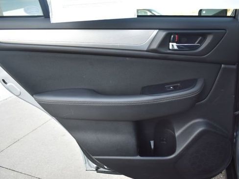 Used 2019 Subaru Outback 2.5i Premium image 29