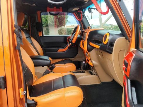 Used 2011 Jeep Wrangler Unlimited Sahara w/ Dual Top Group image 17