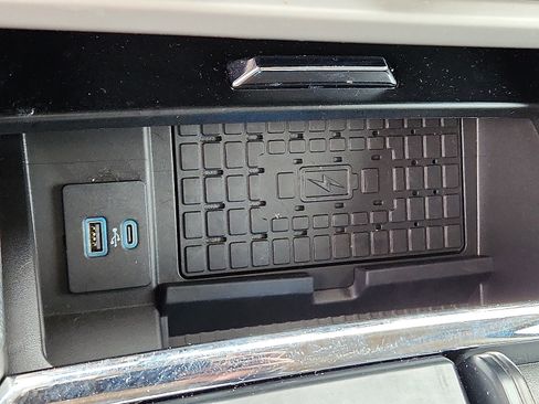 Used 2023 Ford Expedition XLT image 20