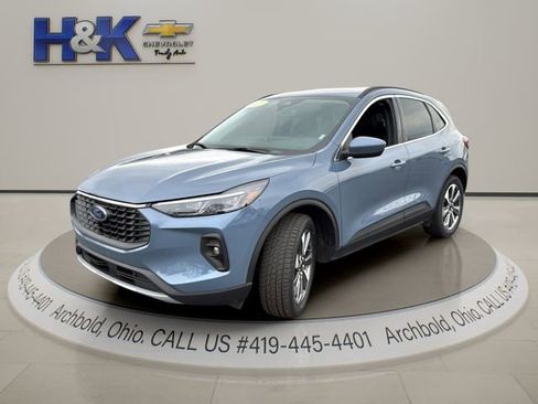 Used 2025 Ford Escape Platinum AWD/4WD image 4