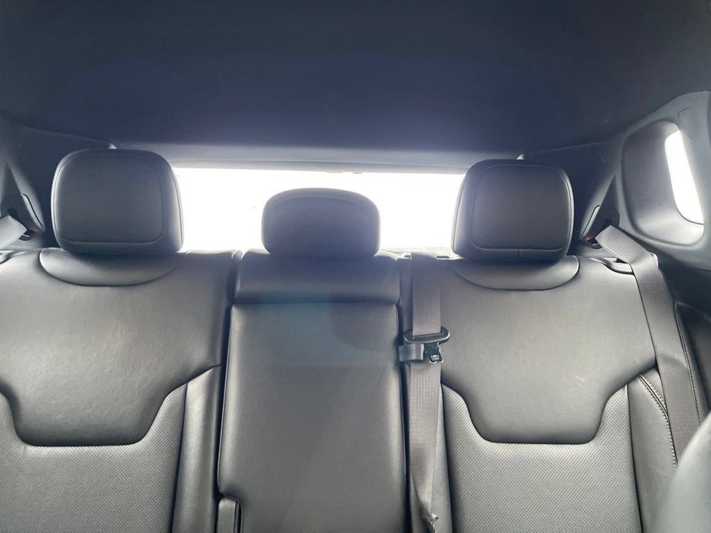 Used 2023 Jeep Compass Latitude AWD/4WD image 19