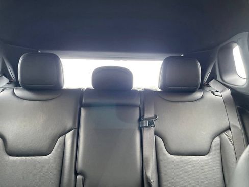 Used 2023 Jeep Compass Latitude AWD/4WD image 19