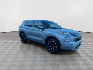 Used 2024 Mitsubishi Outlander SE video 2