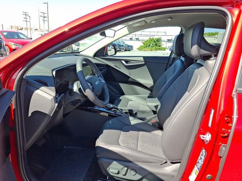 New 2025 Kia Niro Wind w/ Wind Preserve Package image 9