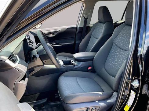 Certified 2025 Toyota RAV4 XLE w/ Convenience Package FWD image 8