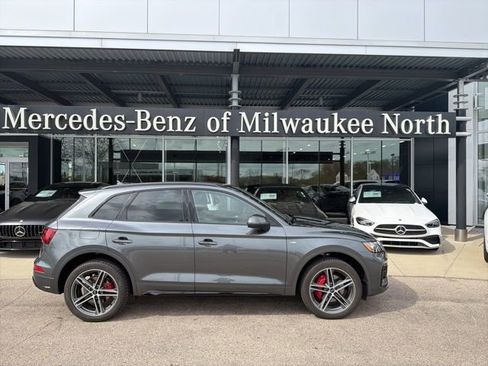 Used 2024 Audi Q5 e Prestige w/ Prestige Package AWD/4WD image 1