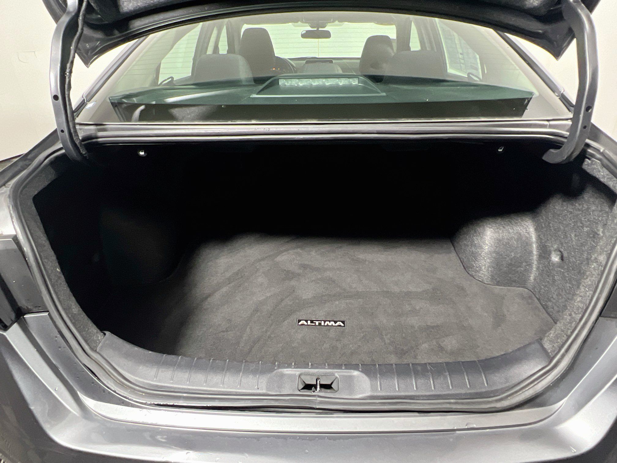 Used 2024 Nissan Altima 2.5 SV FWD image 34