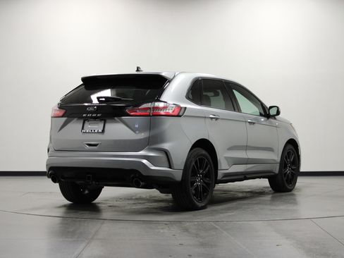 Used 2021 Ford Edge ST-Line w/ Class II Trailer Tow Package image 4