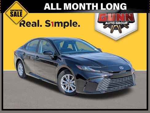 Used 2025 Toyota Camry LE FWD image 1