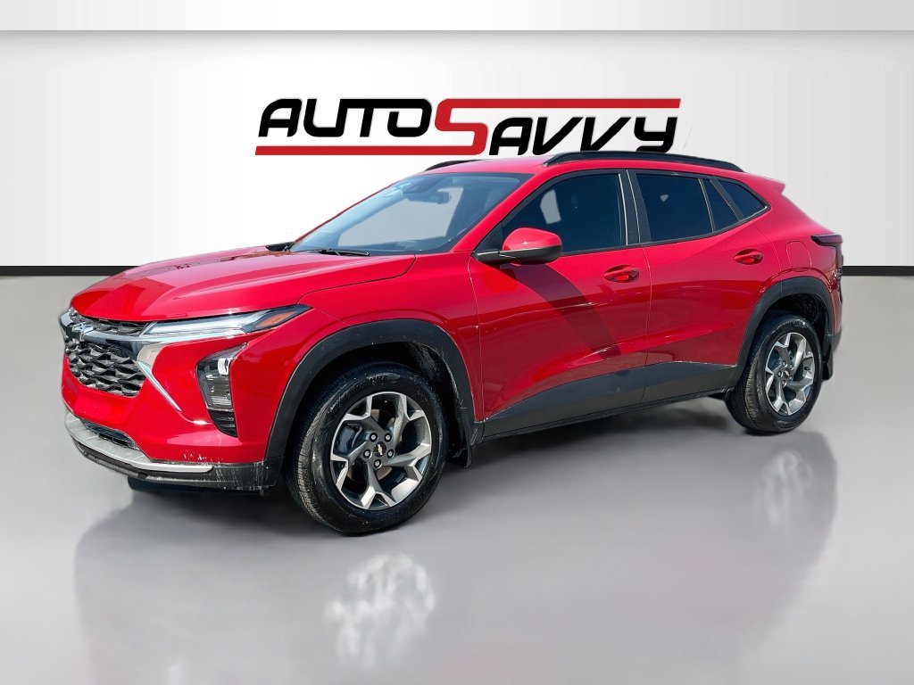 Used 2026 Chevrolet Trax LT FWD image 3