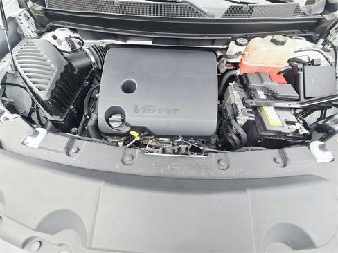 Used 2021 Chevrolet Traverse LT image 18