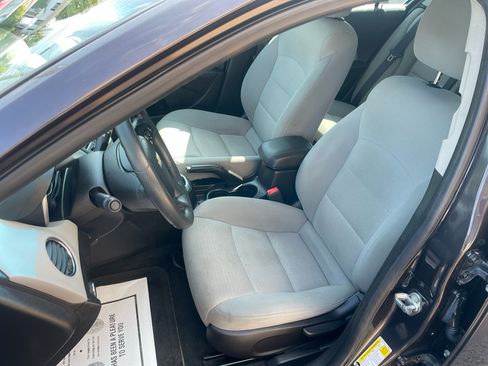 Used 2015 Chevrolet Cruze LT image 21
