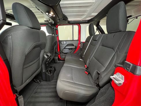 Used 2022 Jeep Wrangler Unlimited Sahara w/ Cold Weather Group image 5