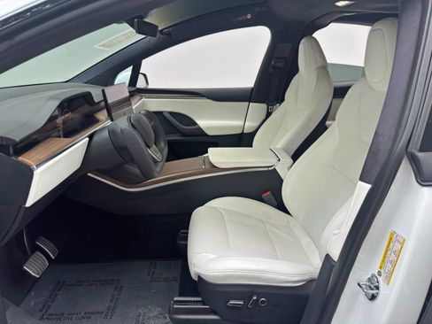 Used 2022 Tesla Model X AWD/4WD image 17