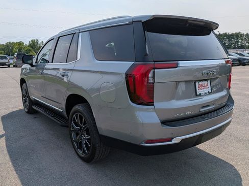Used 2025 GMC Yukon Elevation w/ LPO, Elevation Black Package AWD/4WD image 8