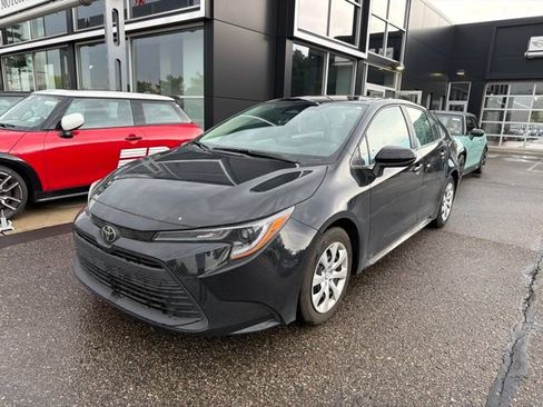 Used 2026 Toyota Corolla LE FWD image 1