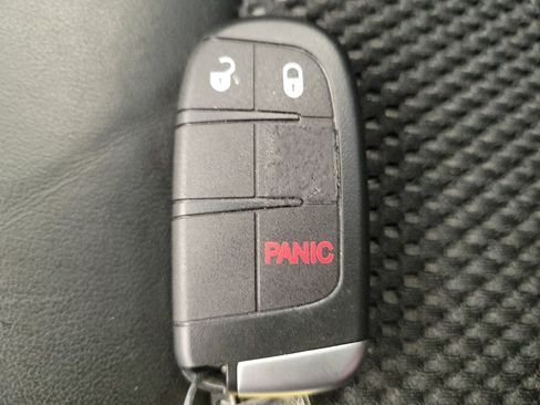 Used 2018 Dodge Journey Crossroad FWD image 32