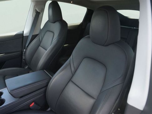 Used 2023 Tesla Model Y AWD image 10