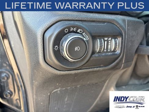 Used 2018 Jeep Wrangler Unlimited Sport S AWD/4WD image 20