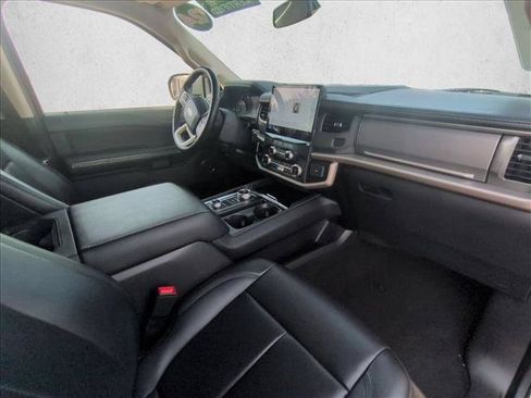 Used 2024 Ford Expedition XLT AWD/4WD image 23