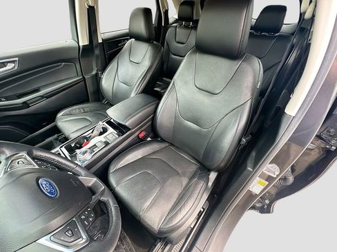 Used 2020 Ford Edge Titanium w/ Equipment Group 301A AWD/4WD image 22