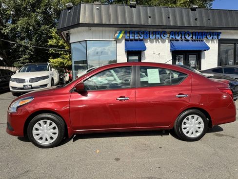 Used 2018 Nissan Versa SV image 5