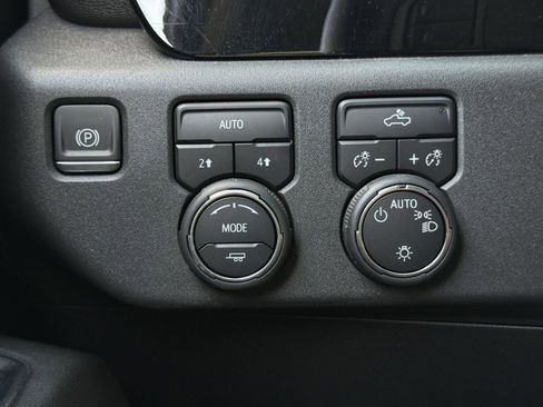Used 2023 Chevrolet Silverado 1500 LT AWD/4WD image 21
